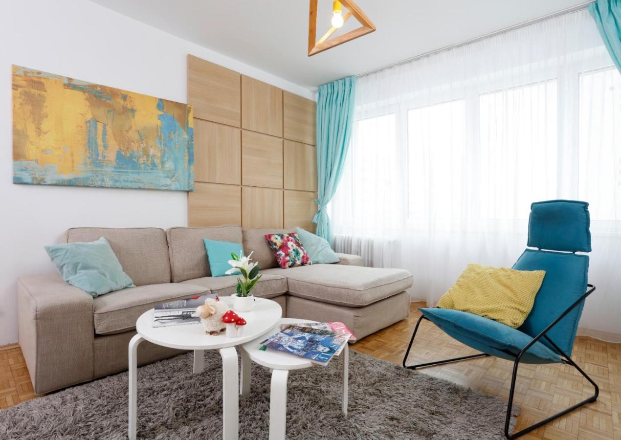 Lovely 2 Bedroom Apartment Near Old Town Бухарест Екстер'єр фото