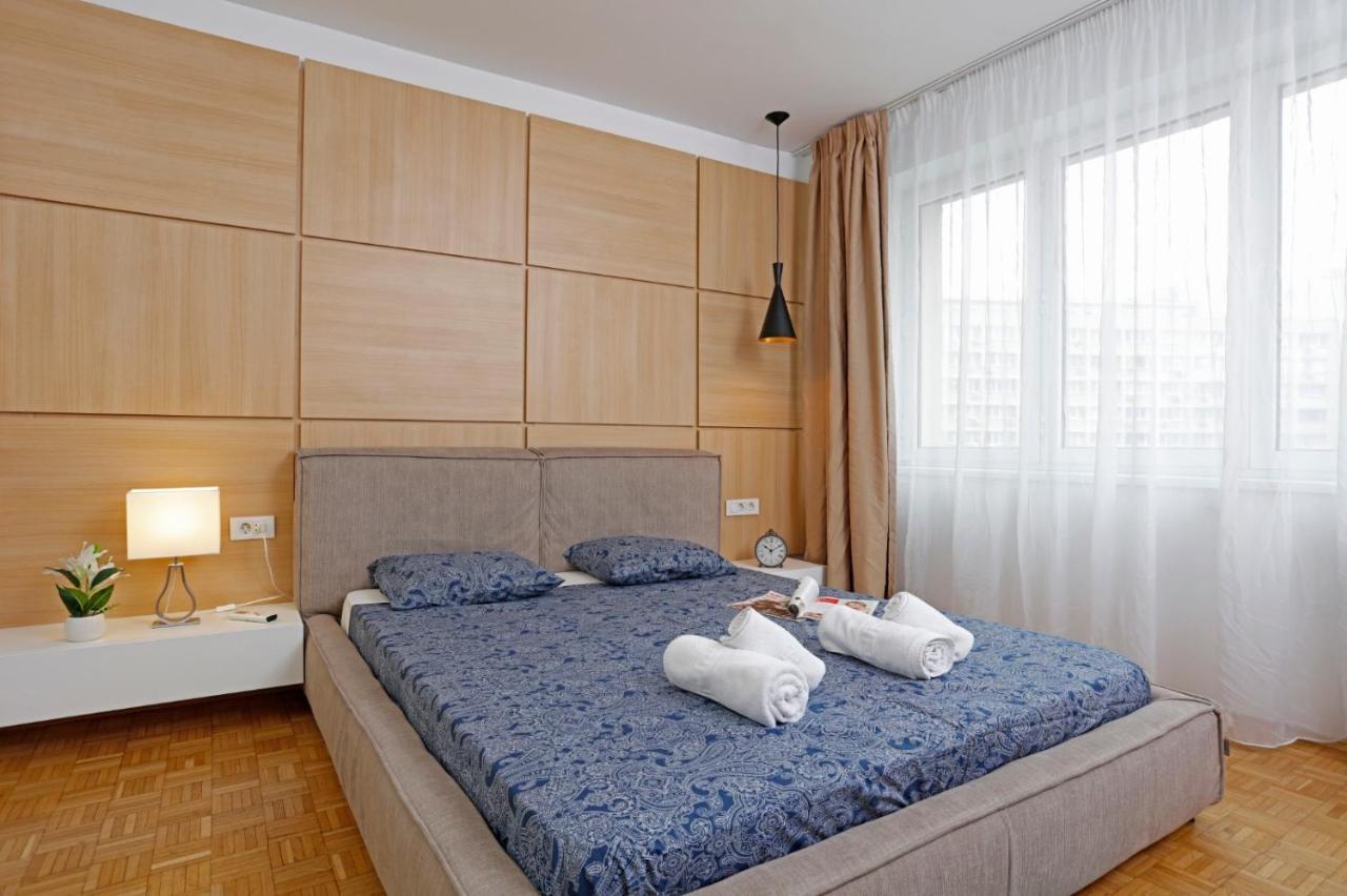 Lovely 2 Bedroom Apartment Near Old Town Бухарест Екстер'єр фото