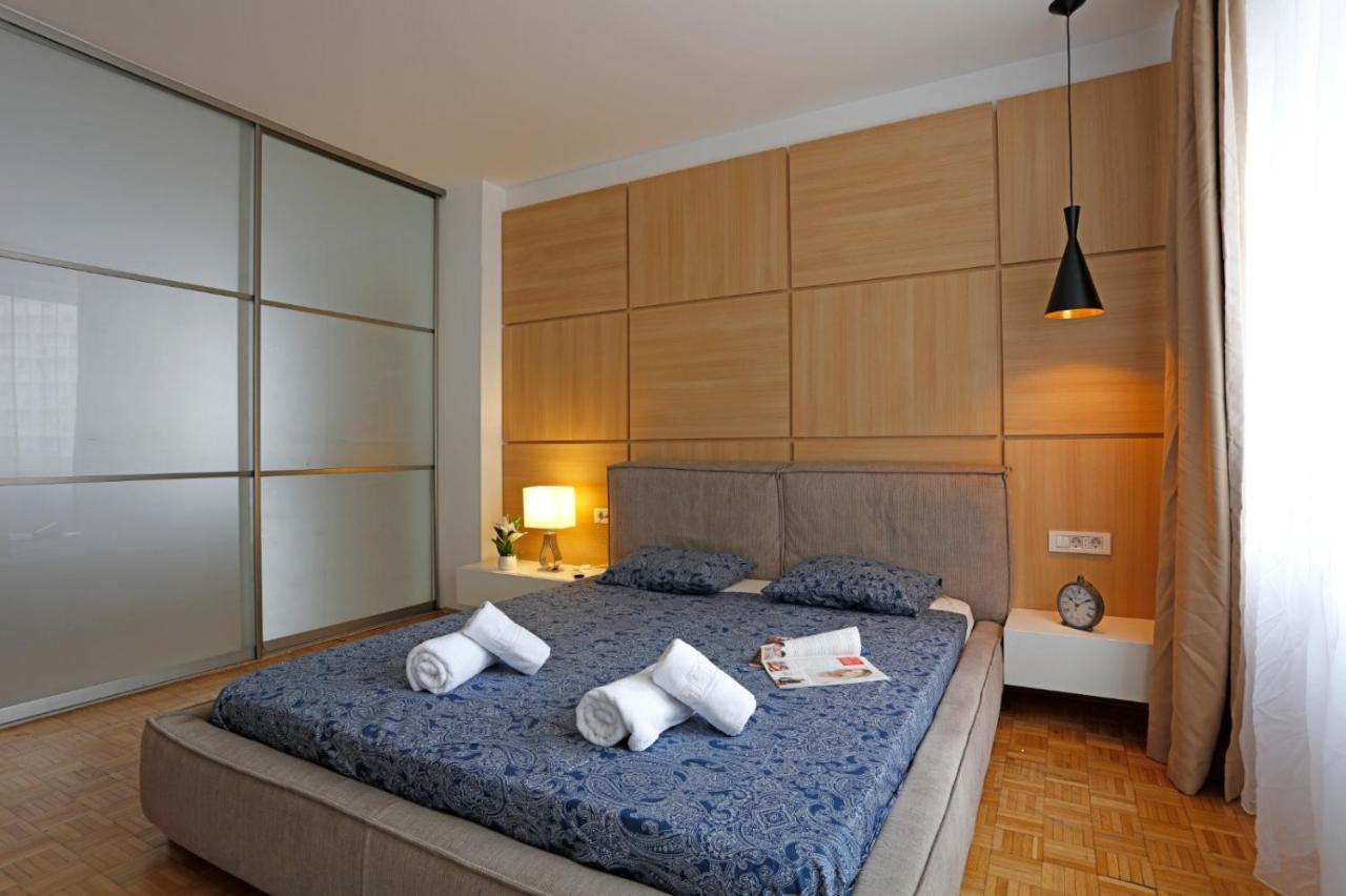 Lovely 2 Bedroom Apartment Near Old Town Бухарест Екстер'єр фото